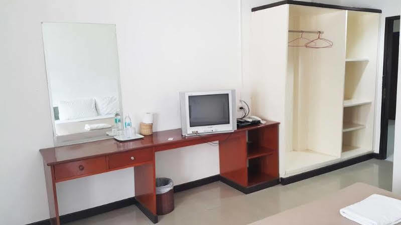 A House Boutique Guesthouse Bangkok Extérieur photo