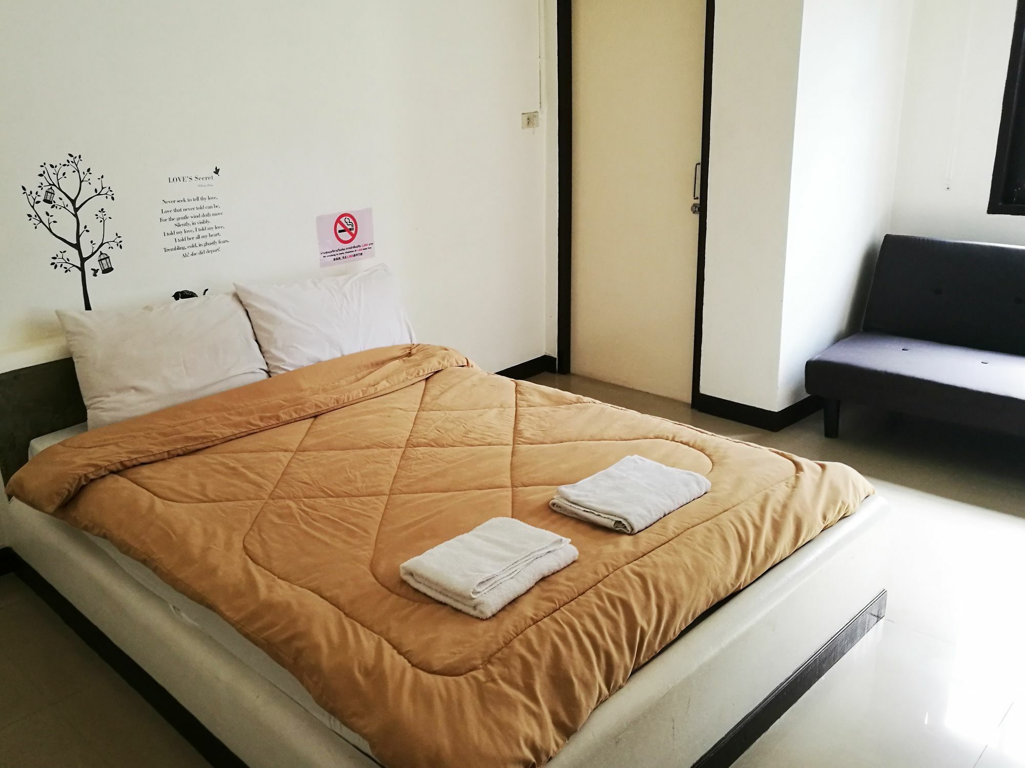 A House Boutique Guesthouse Bangkok Extérieur photo
